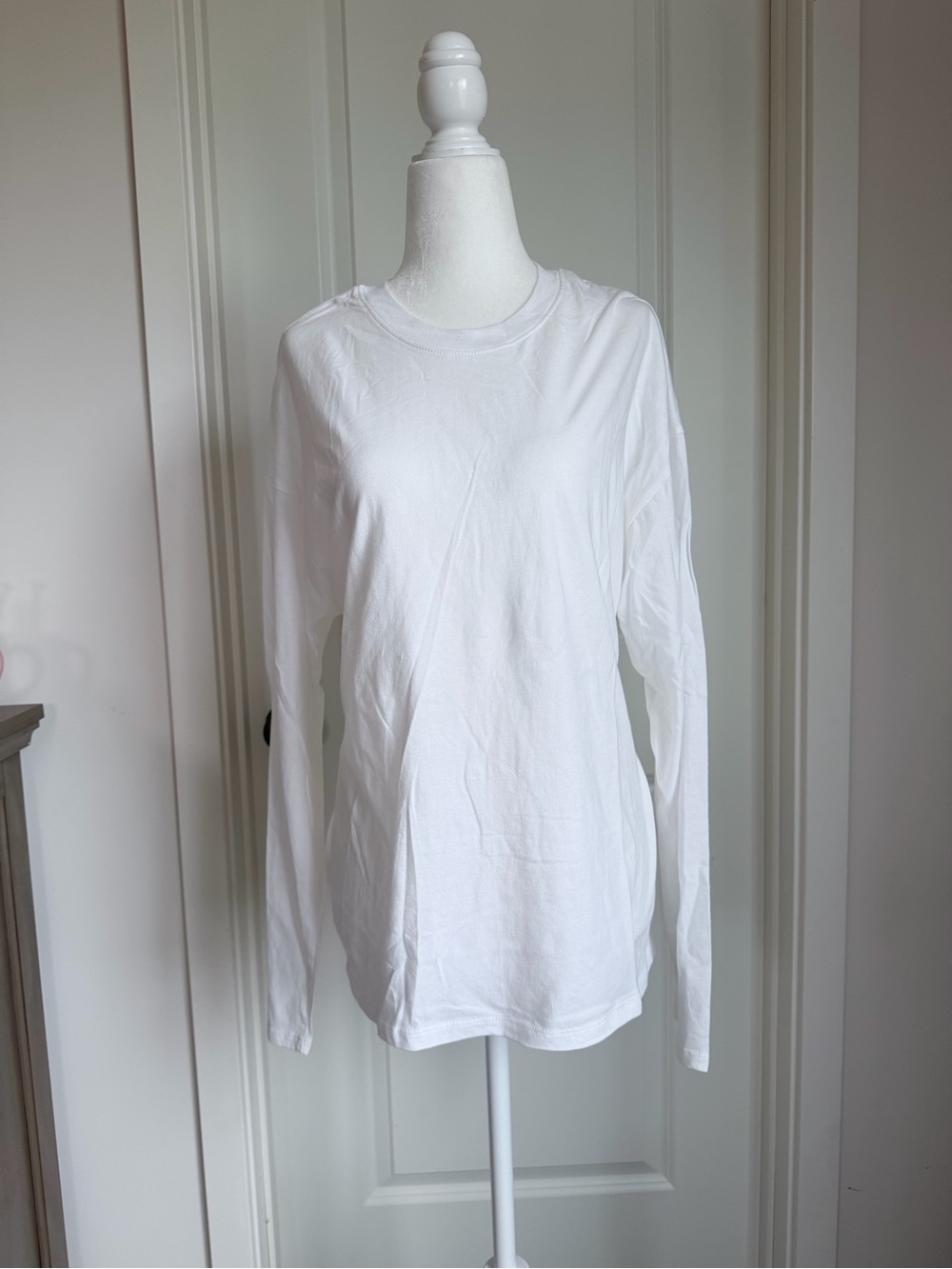 A New Day Classic White Long-Sleeve Crewneck Top For Women
